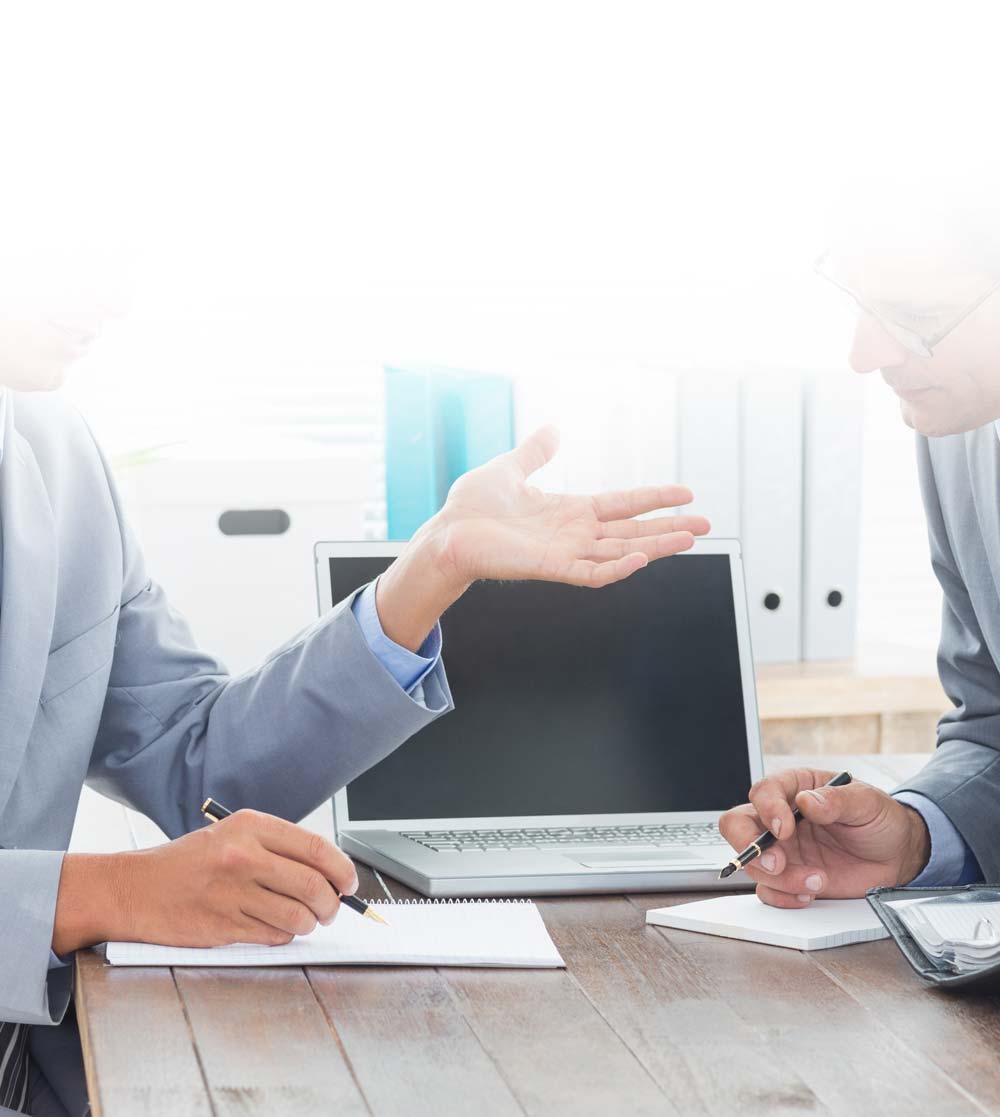 Avvocato e cliente discutono per il recupero di un credito